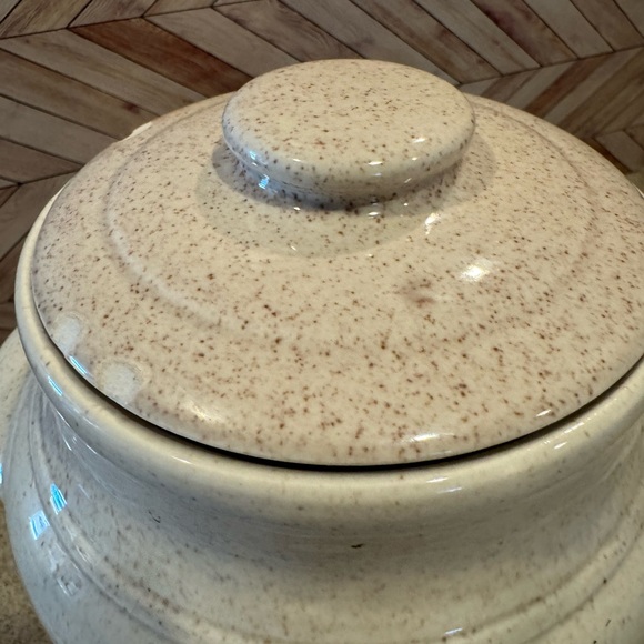 Red Wing Bob White Quail Bird cookie jar with mismatched lid - Picture 12 of 12